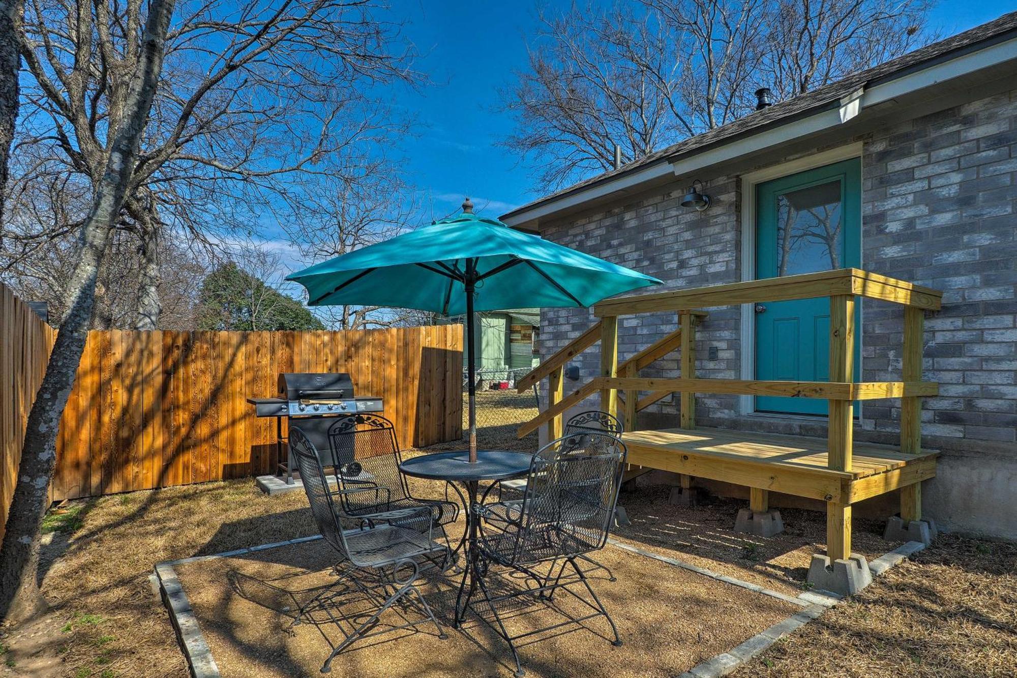 Cozy Home Blocks To Georgetown Square And Su! エクステリア 写真