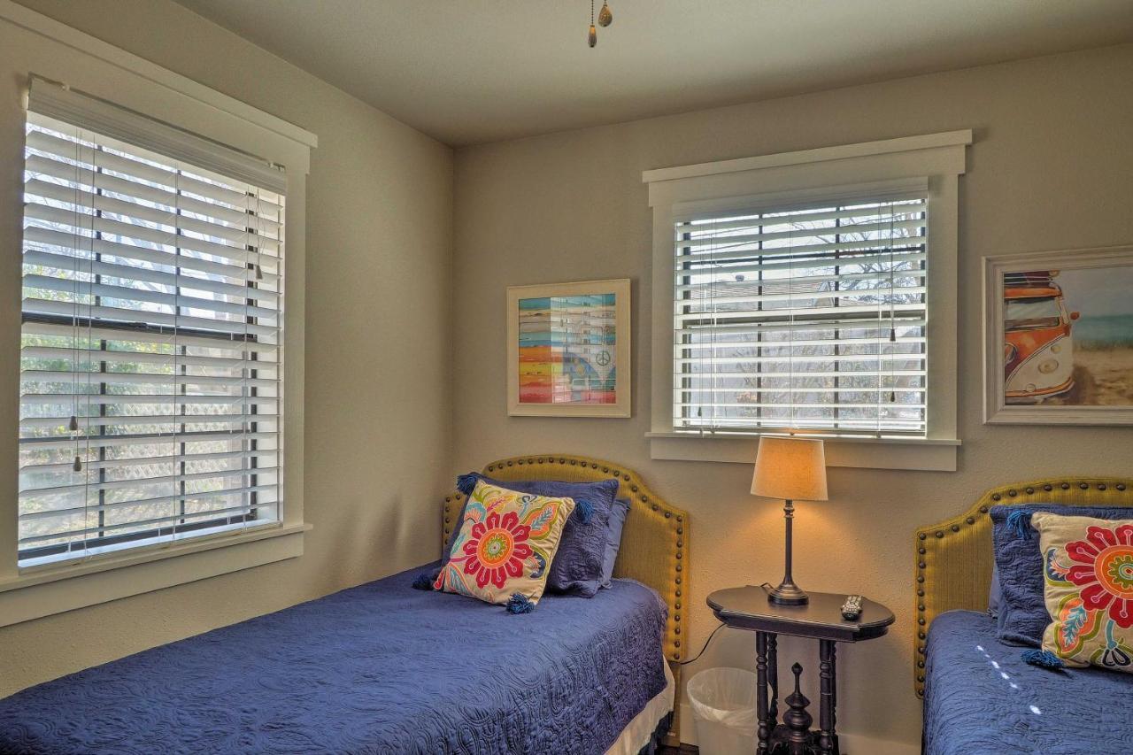 Cozy Home Blocks To Georgetown Square And Su! エクステリア 写真
