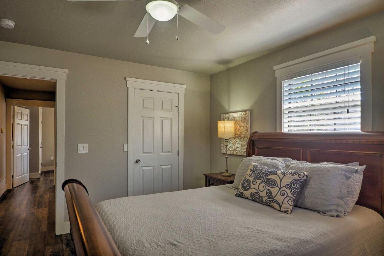 Cozy Home Blocks To Georgetown Square And Su! エクステリア 写真